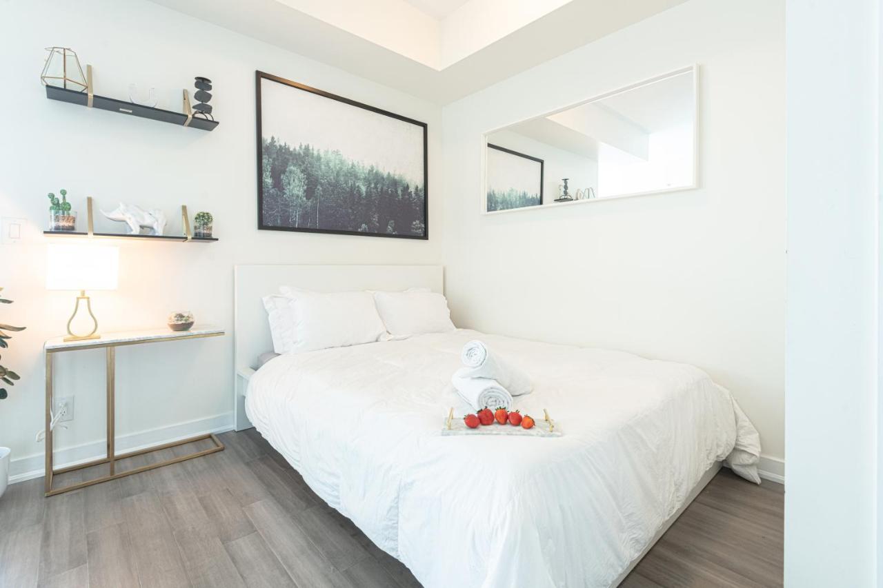Beautiful Luxurious Modern Condo With Breathtaking Views تورونتو المظهر الخارجي الصورة
